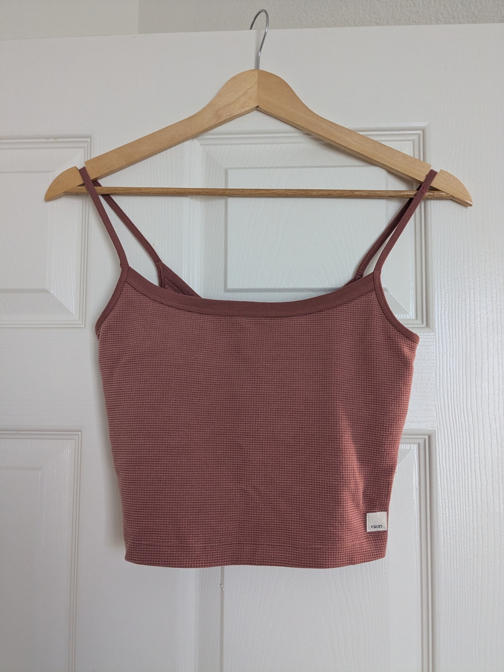 Vuori Women's Bayview Thermal Crop Tank Top - Rosewood Size XS